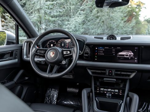 Certified 2026 Porsche Cayenne Coupe AWD/4WD image 39