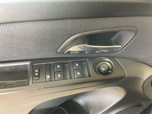 Used 2015 Chevrolet Cruze LT image 13