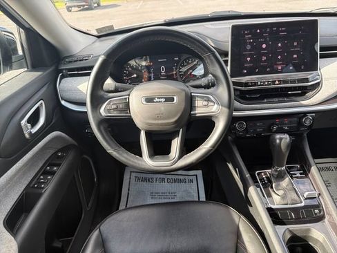 Used 2022 Jeep Compass Latitude AWD/4WD image 13