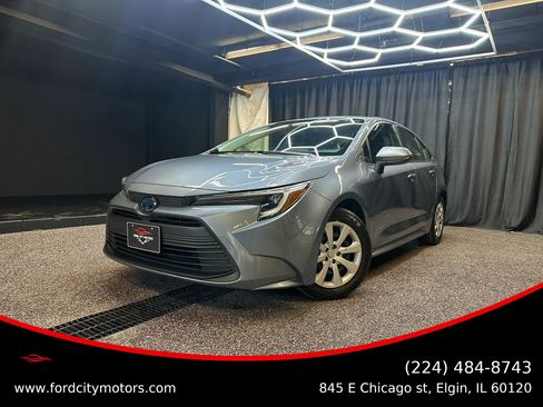 Used 2023 Toyota Corolla LE image 1