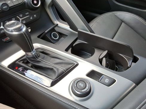 Used 2015 Chevrolet Corvette Z06 w/ 2LZ Preferred Equipment Group image 34