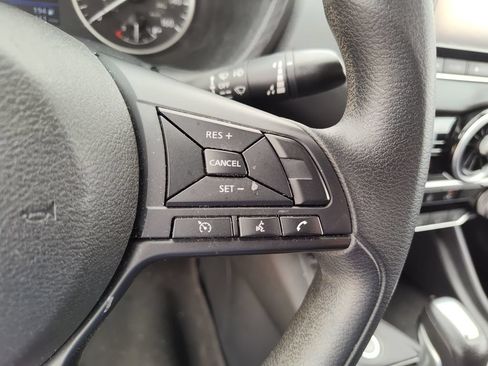 Used 2025 Nissan Sentra S FWD image 24