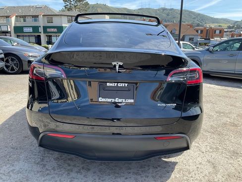 Used 2023 Tesla Model Y Long Range image 4