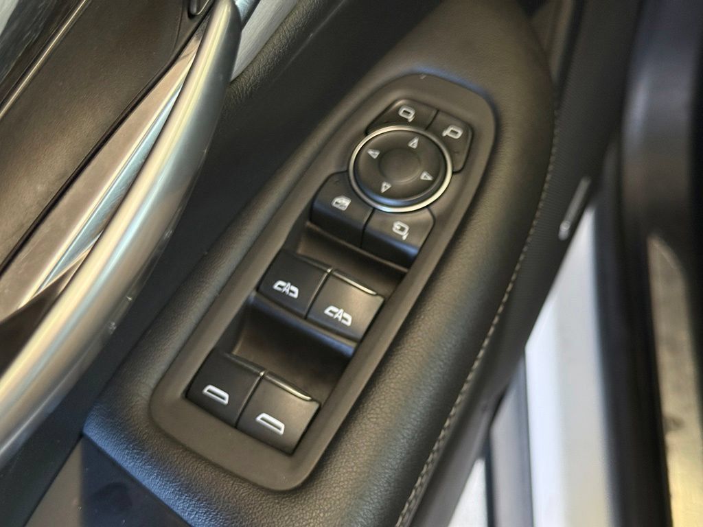 Used 2021 Cadillac XT5 Premium Luxury FWD image 27