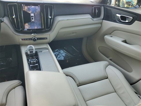 Certified 2023 Volvo XC60 B5 Ultimate w/ Protection Package Premier image 14