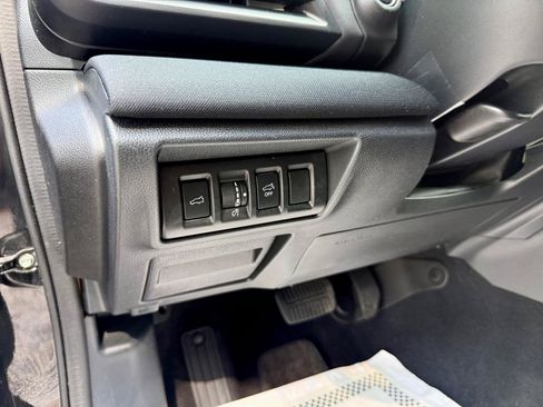 Used 2022 Subaru Outback Premium AWD/4WD image 29
