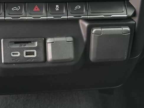 Used 2019 Chevrolet Silverado 1500 LT w/ Texas Edition AWD/4WD image 24