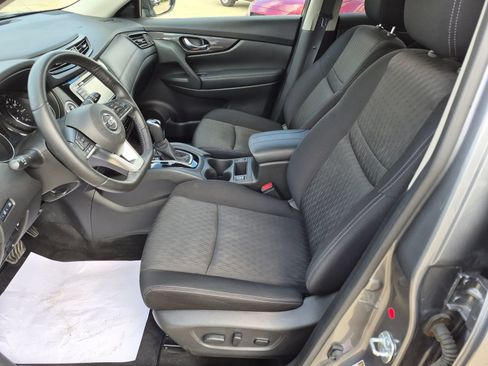 Certified 2019 Nissan Rogue SV w/ Premium Package AWD/4WD image 28