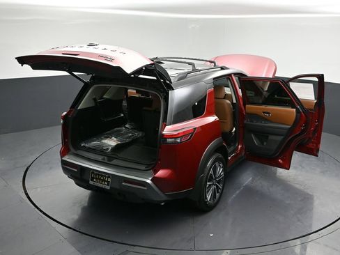 New 2026 Nissan Pathfinder Platinum AWD/4WD image 36