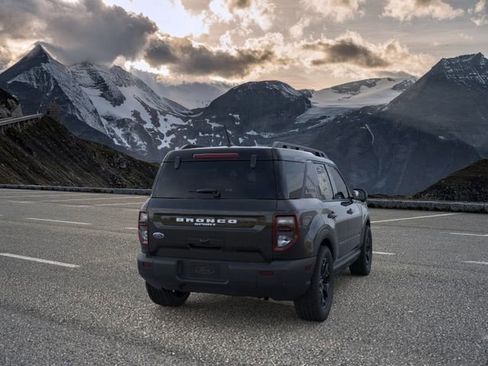 New 2025 Ford Bronco Sport Outer Banks w/ Outer Banks Tech Package+ AWD/4WD image 8