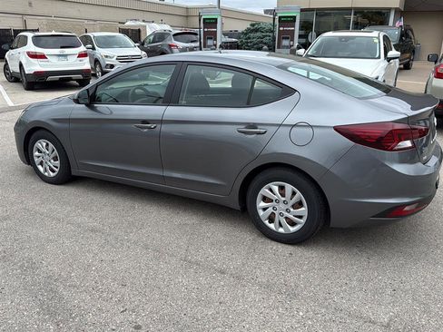 Used 2020 Hyundai Elantra SE w/ Cargo Package (C1) FWD image 7