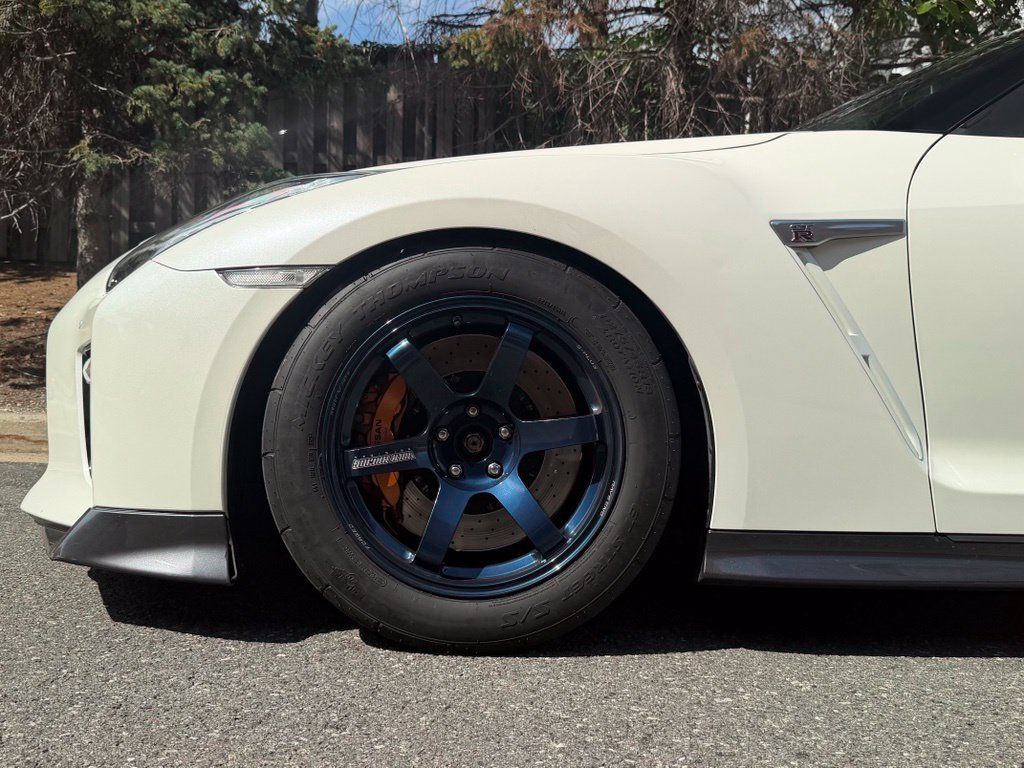 Used 2019 Nissan GT-R Premium w/ Premium Interior Package AWD/4WD image 11