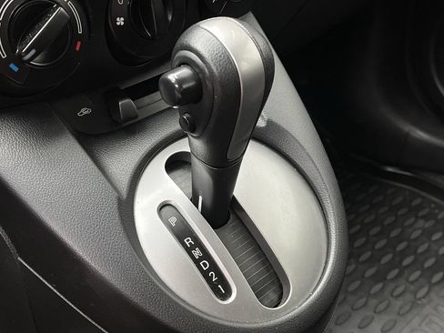 Used 2014 MAZDA MAZDA2 Sport FWD image 16
