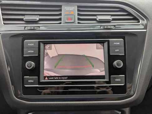Used 2020 Volkswagen Tiguan S image 26