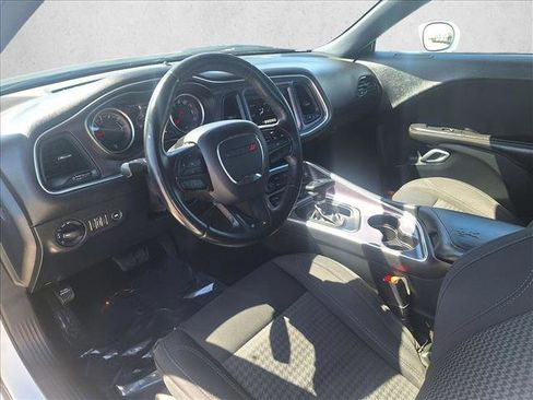 Used 2018 Dodge Challenger SXT RWD image 9