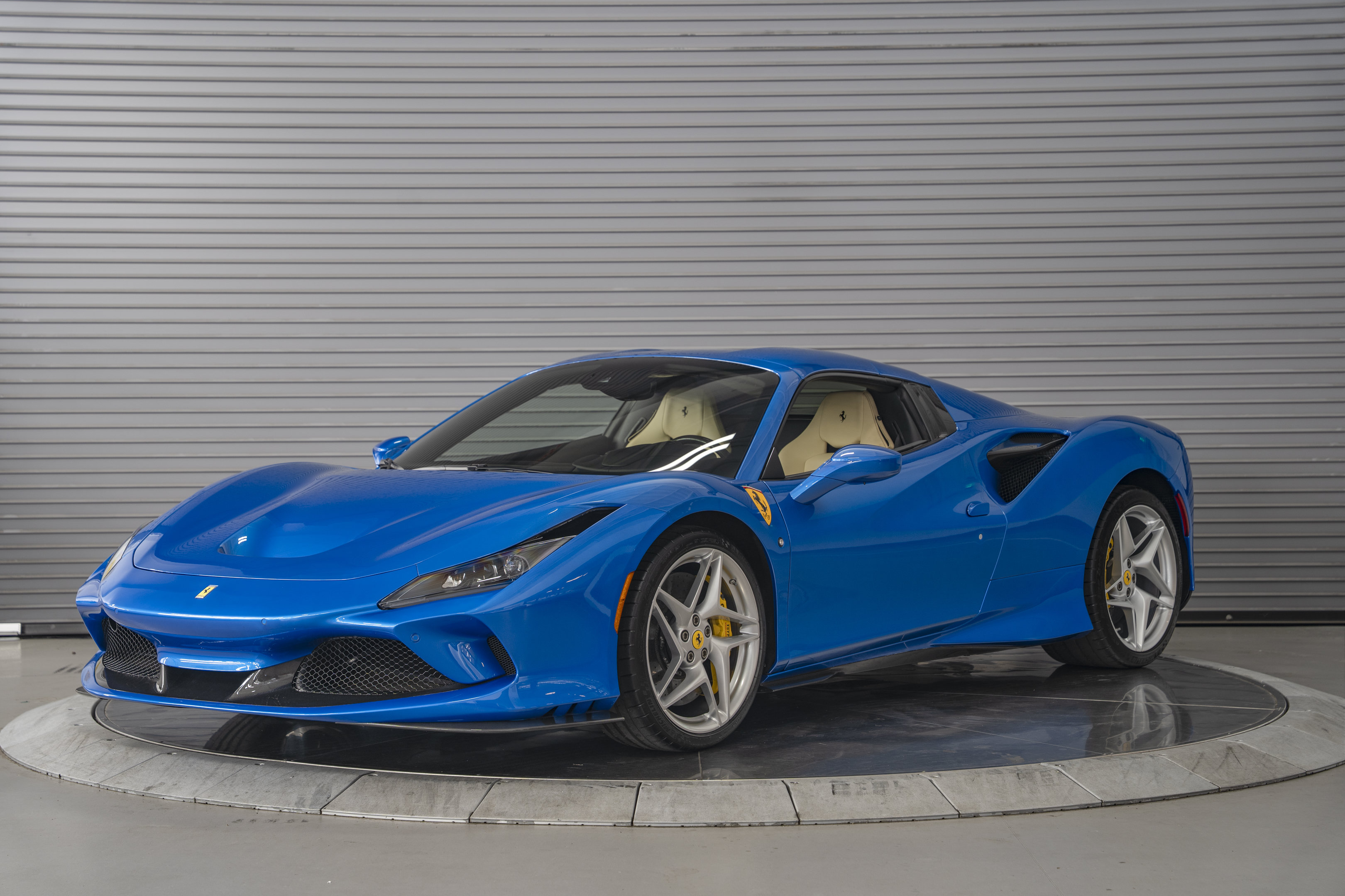 Used 2023 Ferrari F8 Tributo RWD image 9