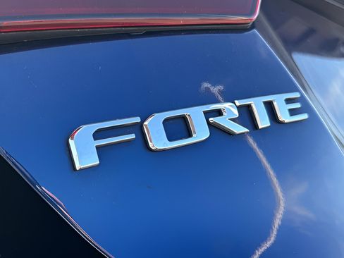 Used 2019 Kia Forte LXS image 30