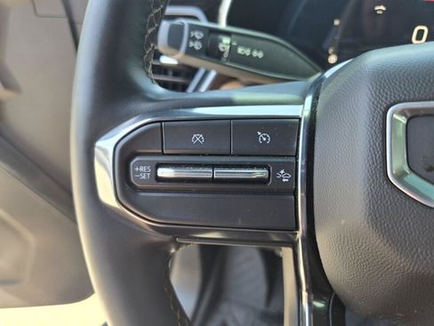 Used 2023 GMC Canyon AT4 w/ AT4 Premium Package AWD/4WD image 12