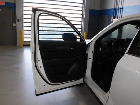 Used 2023 MAZDA CX-5 Signature image 7