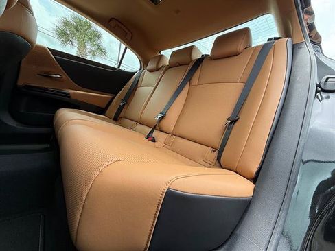 Used 2025 Lexus ES 350 w/ Premium Package FWD image 12