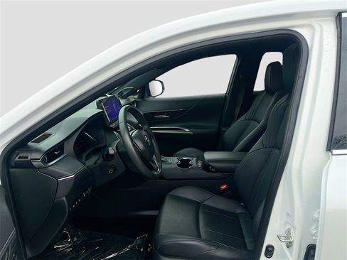 Used 2024 Toyota Venza Limited image 22