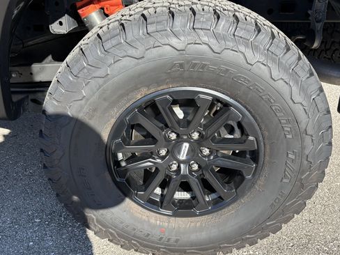 Used 2025 Ford F150 Raptor AWD/4WD image 13