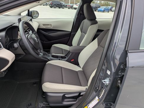 Certified 2025 Toyota Corolla LE image 10