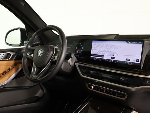 Used 2024 BMW X5 xDrive40i w/ Premium Package image 31