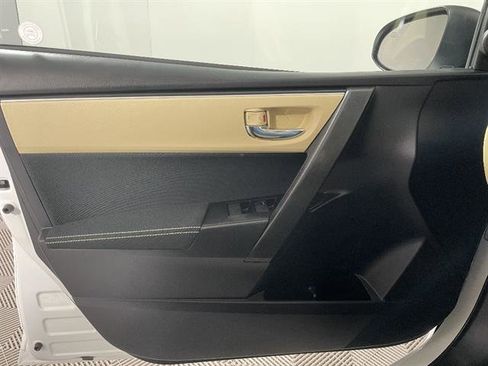 Used 2019 Toyota Corolla LE image 19