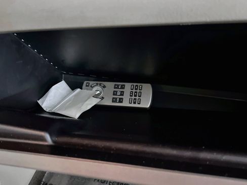 Used 2017 Toyota Sienna Limited FWD image 35