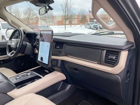 Used 2022 Ford Expedition Max Platinum image 28