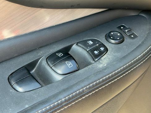 Used 2017 Nissan Murano S w/ Navigation Package FWD image 15