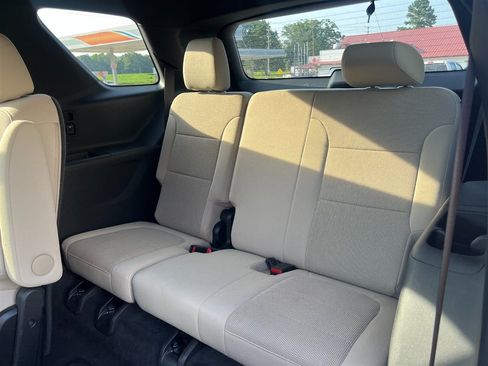 Used 2023 Chevrolet Traverse LT w/ LPO, Cargo Package AWD/4WD image 8