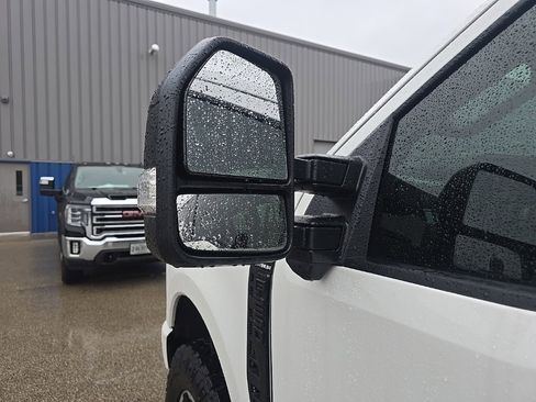 Used 2026 Ford F250 Platinum w/ Tremor Off-Road Package image 6