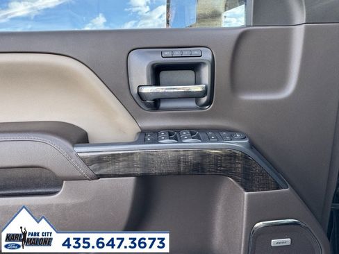 Used 2015 GMC Sierra 2500 Denali w/ Duramax Plus Package image 9