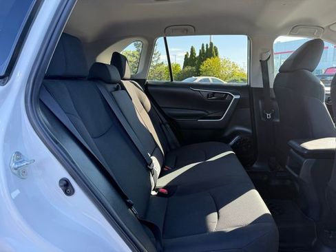 Certified 2021 Toyota RAV4 LE AWD/4WD image 17