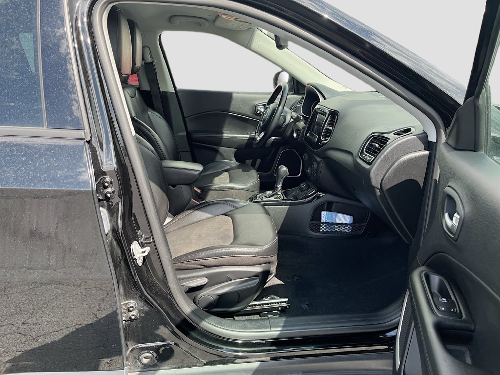 Used 2020 Jeep Compass Latitude AWD/4WD image 25