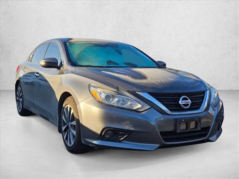 Used 2017 Nissan Altima 2.5 SL image 2