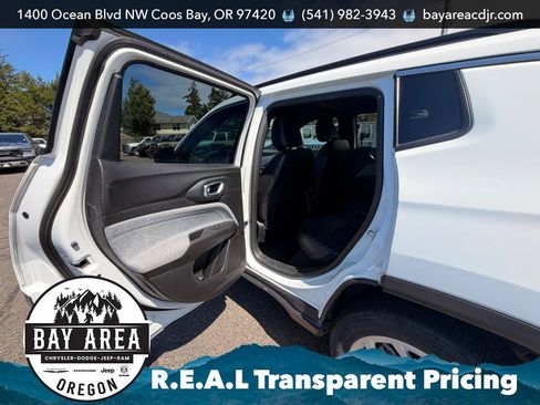 Used 2024 Jeep Compass Latitude AWD/4WD image 21