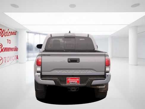 Used 2021 Toyota Tacoma TRD Sport w/ TRD Premium Sport Package AWD/4WD image 6