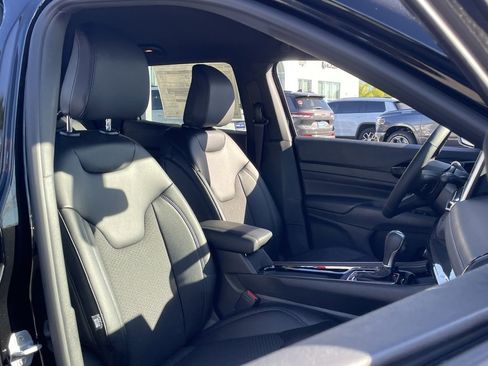 New 2026 Jeep Compass Latitude image 18