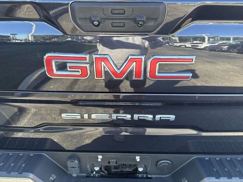 Certified 2022 GMC Sierra 1500 SLT w/ SLT Convenience Package image 29