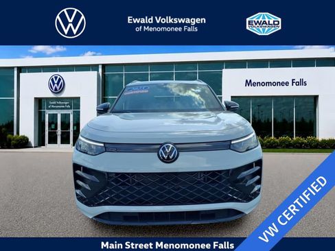 Certified 2025 Volkswagen Tiguan SE R-Line AWD/4WD image 7