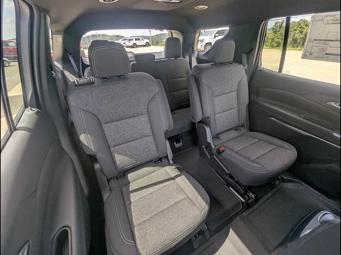 New 2027 Chevrolet Traverse LT w/ Midnight/Sport Edition FWD image 14