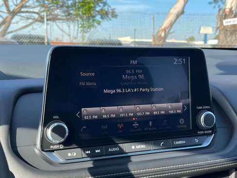 Used 2025 Nissan Rogue SV image 20