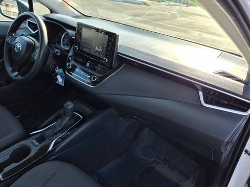 Used 2022 Toyota Corolla LE FWD image 6
