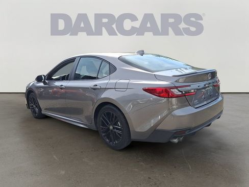 Used 2025 Toyota Camry Hybrid AWD/4WD image 4