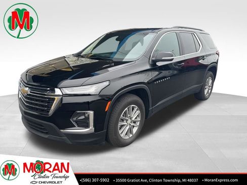 Used 2023 Chevrolet Traverse LT image 1
