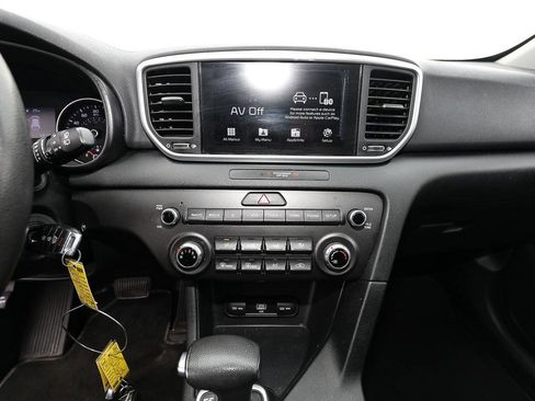 Used 2020 Kia Sportage LX image 14