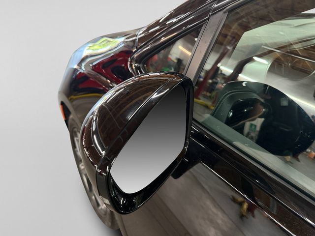 Used 2025 Chrysler Pacifica Limited FWD image 10